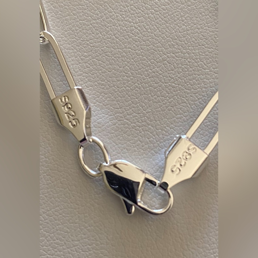 NEW ITEM! 4mm, 18inch Italian Sterling Silver Paperclip chain - Picture 4 of 5